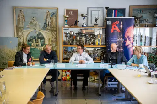 Pandel ob predstavitvi nove abonmajske sezone: Kultura na Ravnah živi skozi ljudi (VIDEO IN FOTO)