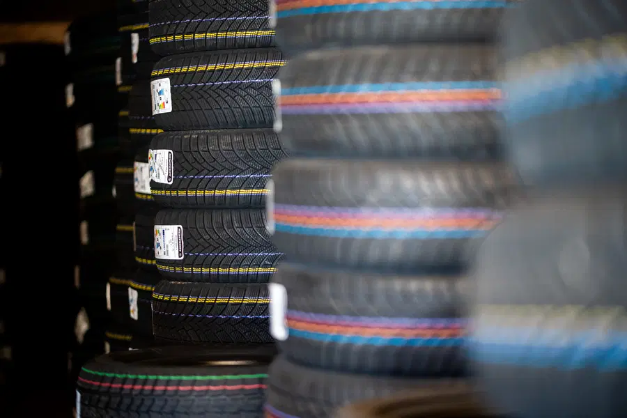 Vozniki, ste že "preobuli" svoje jeklene konjičke? 15. november se bliža.