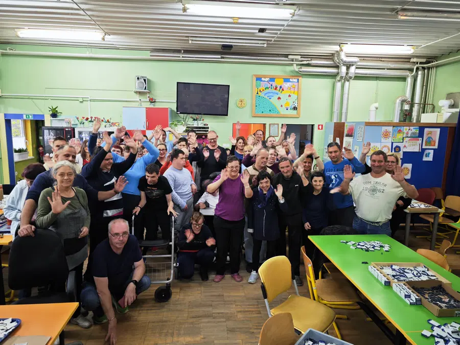 FOTO: Zaposleni v Skupini SIJ podarili 198 ur prostovoljnega dela