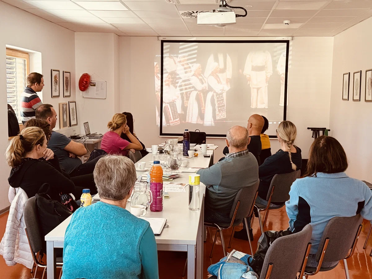 Vikend so v Kotljah preživeli plesno, ustvarjalno in povezovalno