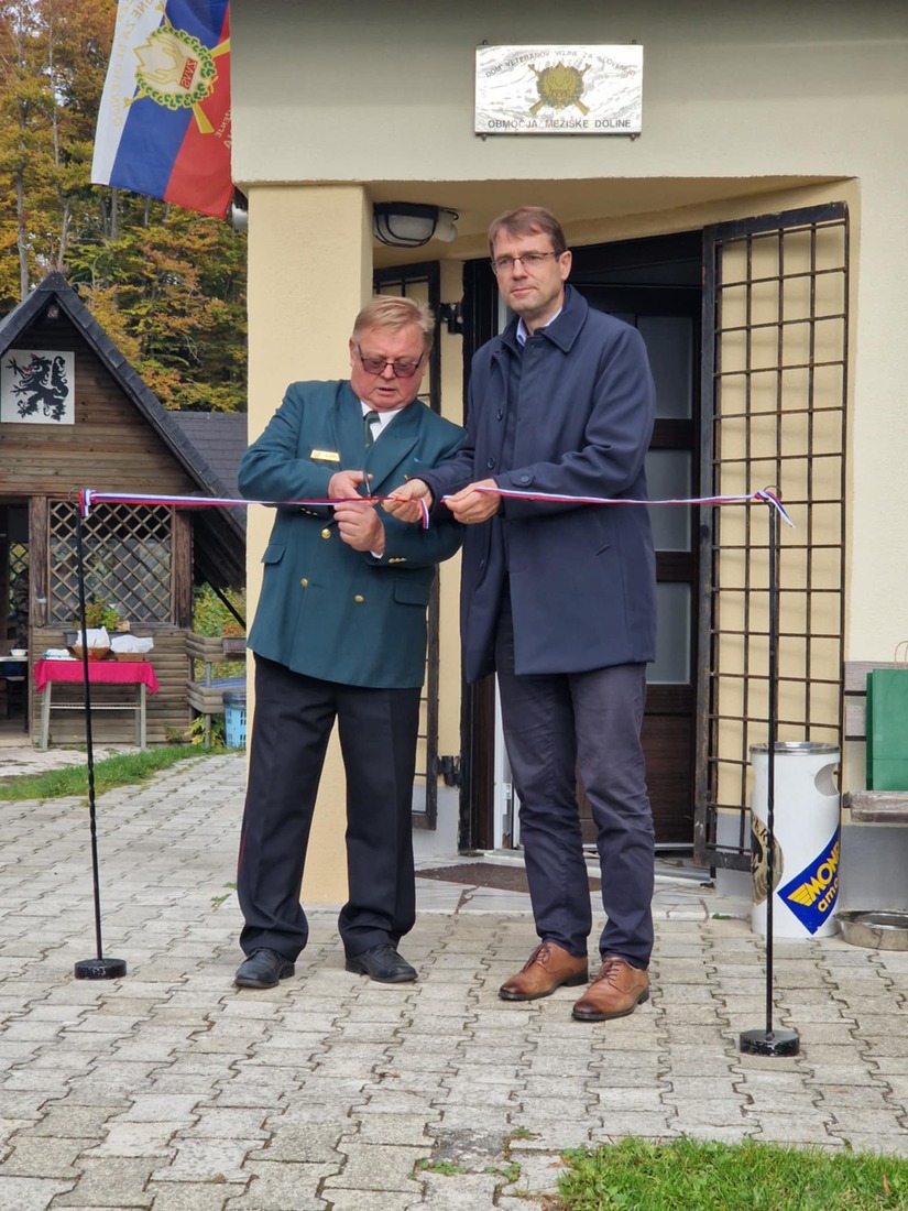 FOTO: Na Ravnah zaključili projekt elektrifikacije objektov na Obretanovem