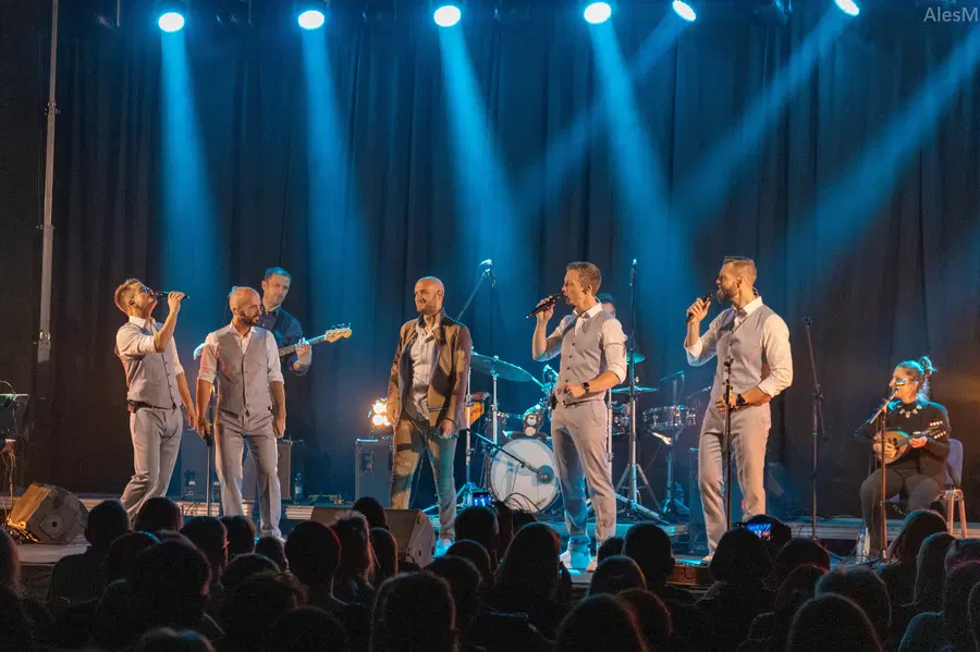 FOTO: Kvatropirci in Marko Škugor raznežili Dravograd