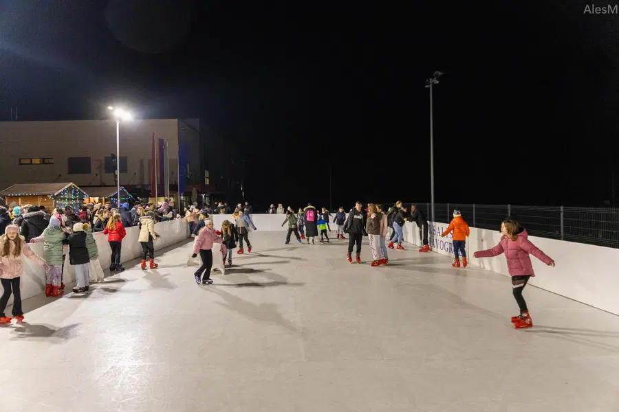 FOTO: Otvoritev drsališča v Dravogradu pospremili z veliko zabavo