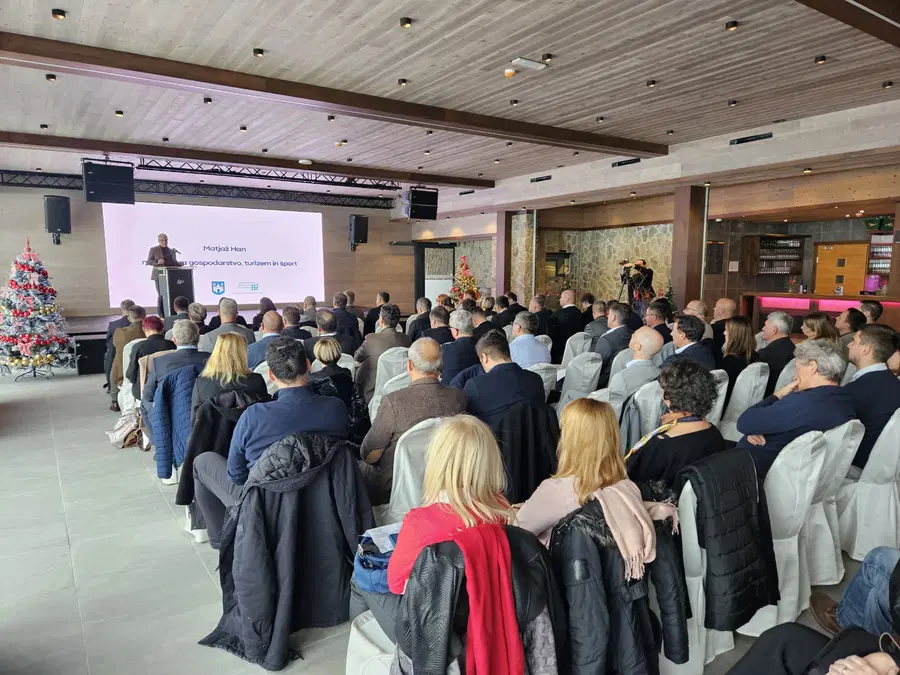 Minister Han: V kratkem pričakujem aktivacijo sheme skrajšanega delovnika