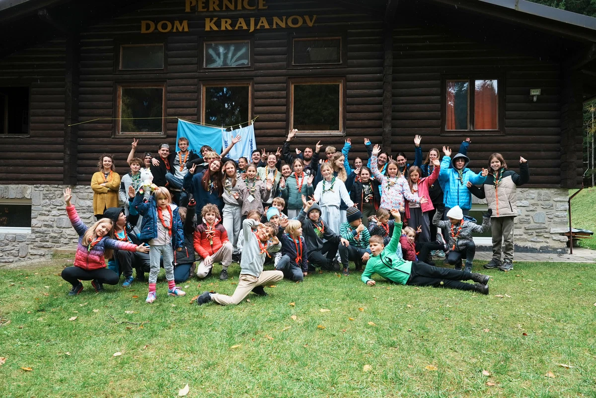 (FOTO) Jesenovanje na Pernicah: Taborniški začetek počitnic v barvah jeseni