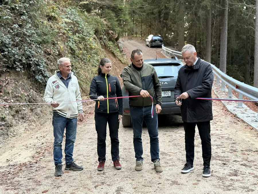 FOTO: Na Legnu slovesno odprli sanirano gozdno cesto Štaleker–Gampret