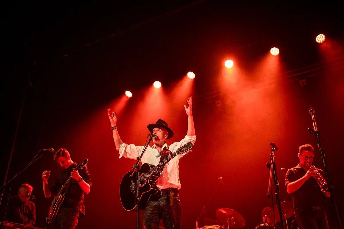 Legendarni Vlado Kreslin ponovno združil in navdušil Koroško (FOTO)