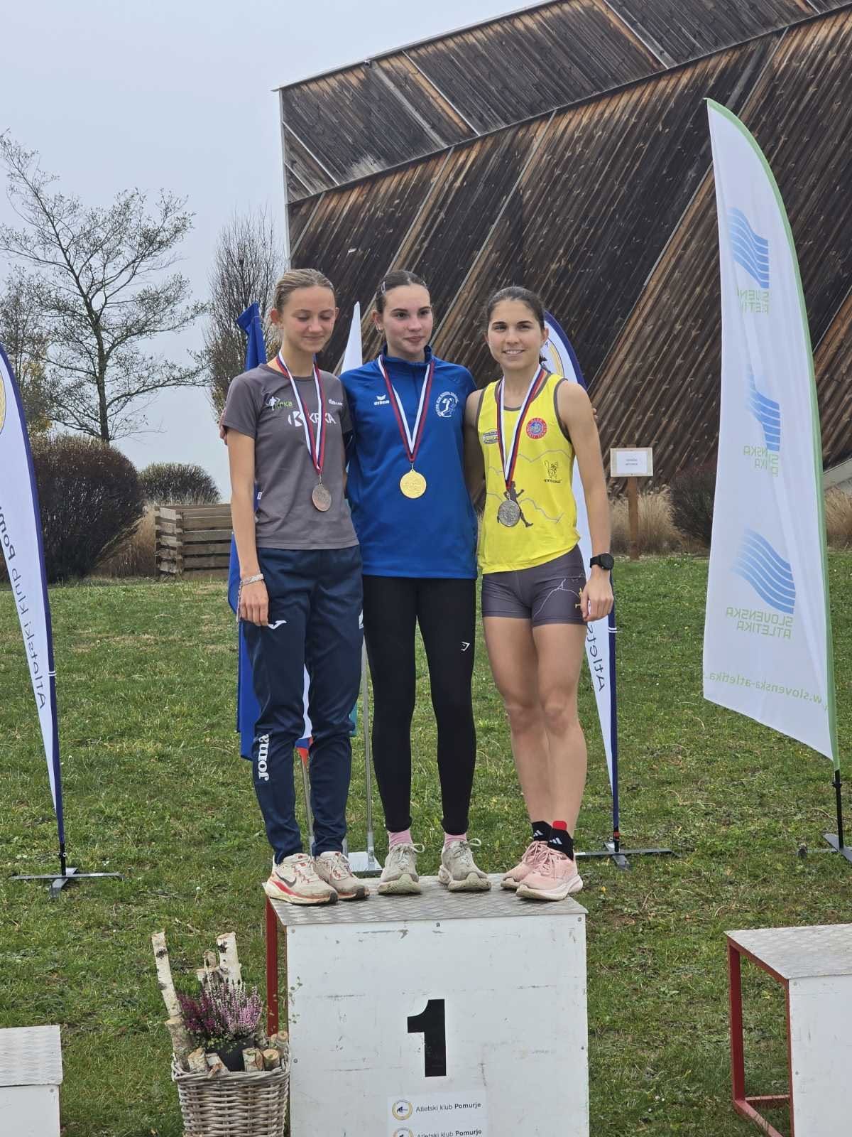 FOTO: Ema Pika Raj zmagala na Državnem prvenstvu v krosu