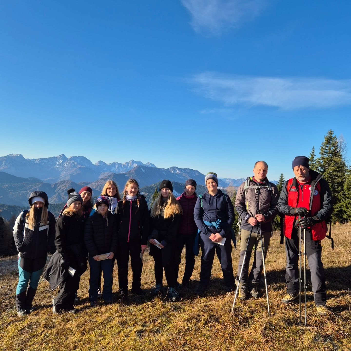 Otroci na Peci obnovili znanje prve pomoči in se preizkusili na terenu