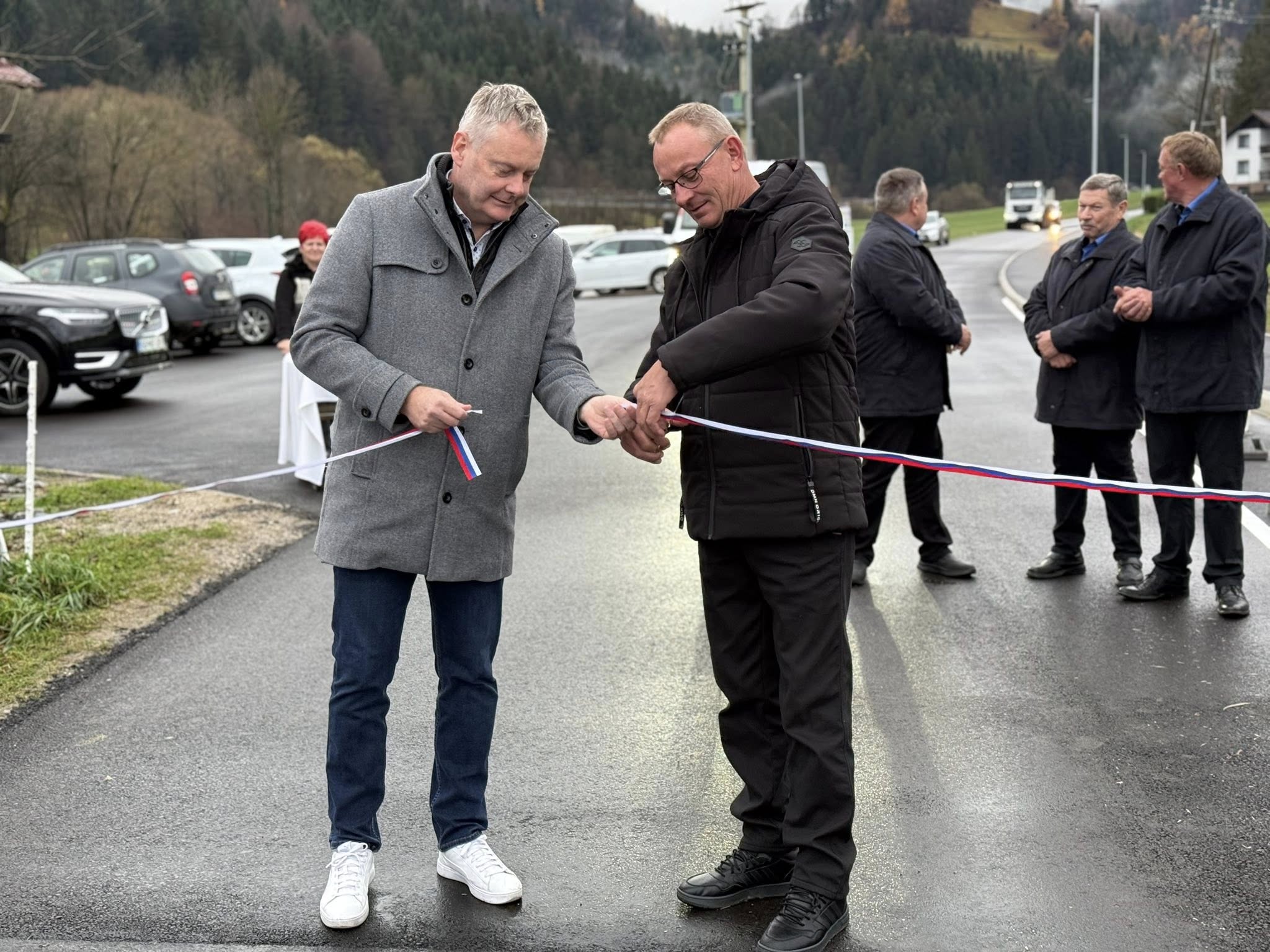 FOTO: Včeraj v Podgorju otvorili prenovljen cestni odsek