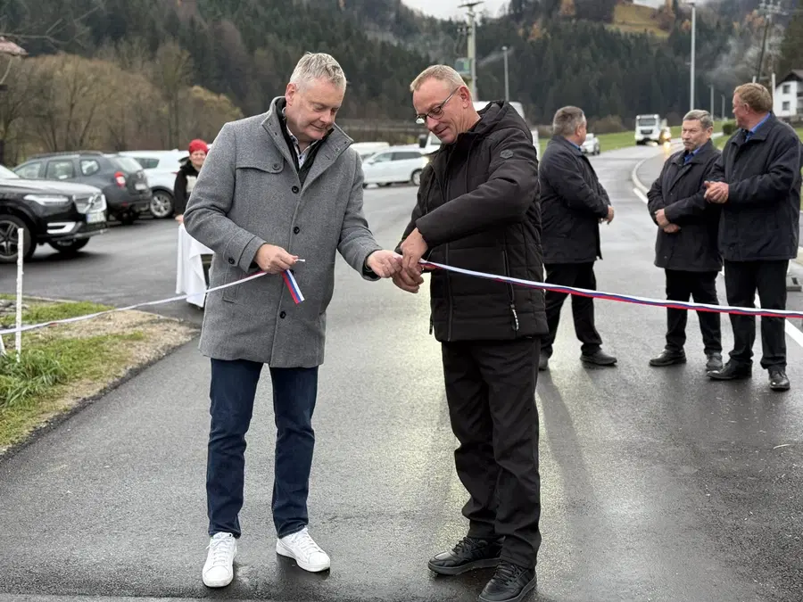 FOTO: Včeraj v Podgorju otvorili prenovljen cestni odsek