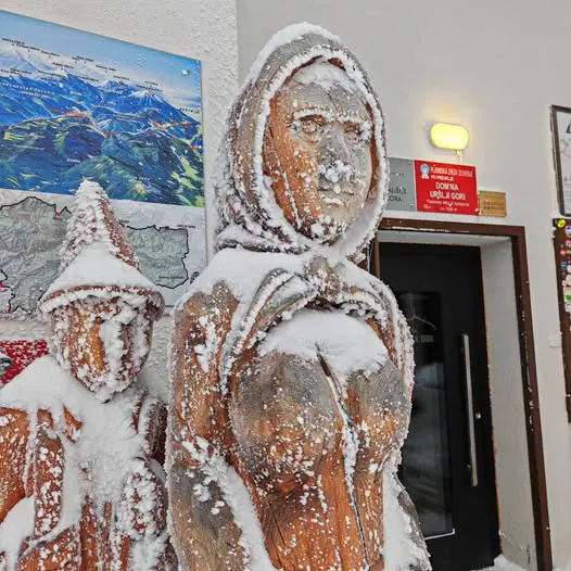 Poti na Uršljo goro so urejene, na vrhu vas čaka tudi sankališče