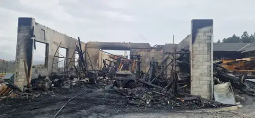 Požar v celoti uničil skladišče žage Mulec, RK Mežiške doline zbira sredstva za pomoč prizadetim (FOTO)