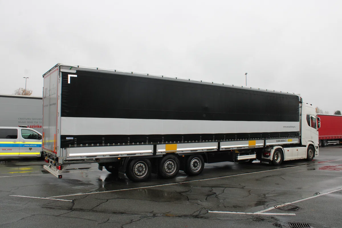 Cestno prometne kršitve voznikov tovornih vozil in avtobusov so še vedno prepogoste