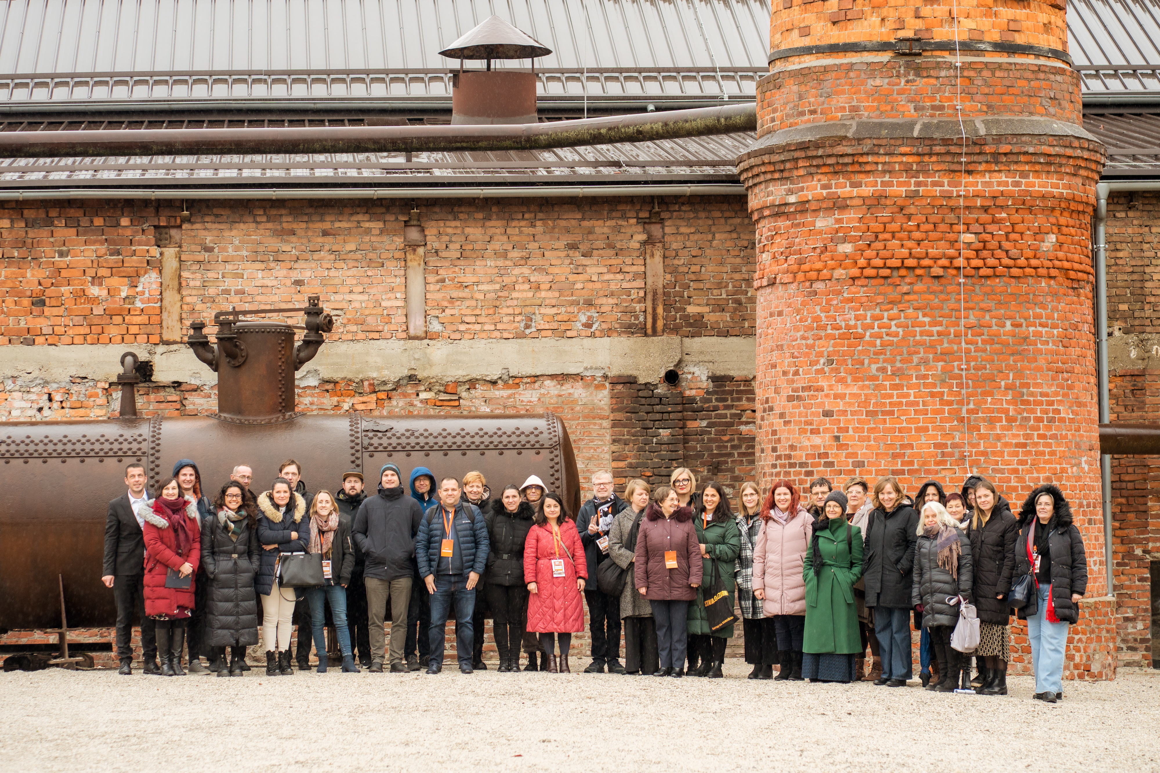 Na mednarodni konferenci na Ravnah začutili utrip preteklosti in vizijo prihodnosti