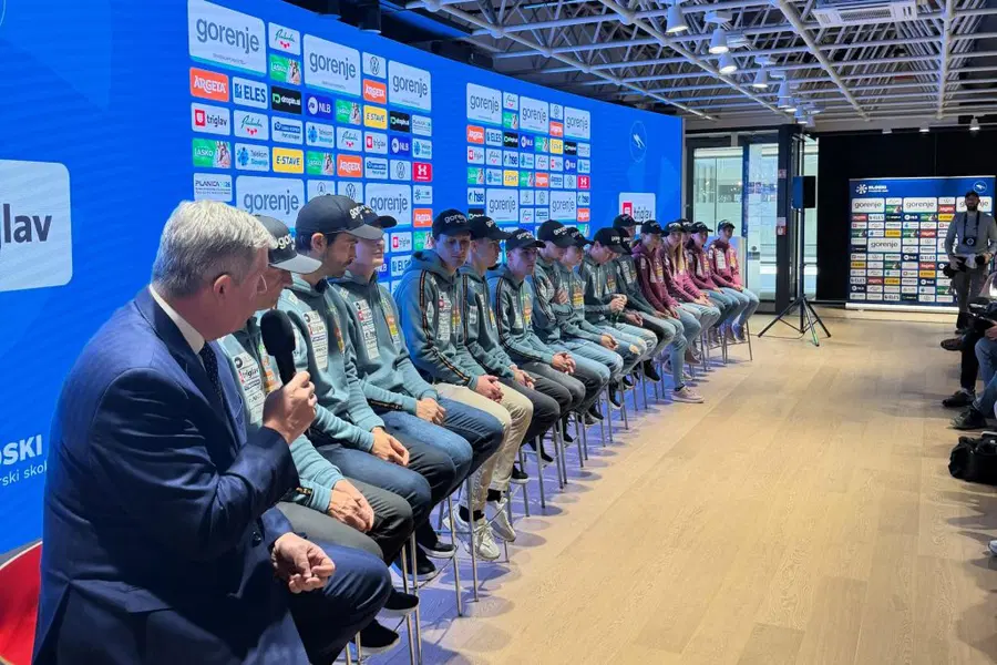 Smučarski skakalci in skakalke vstopajo v olimpijsko sezono