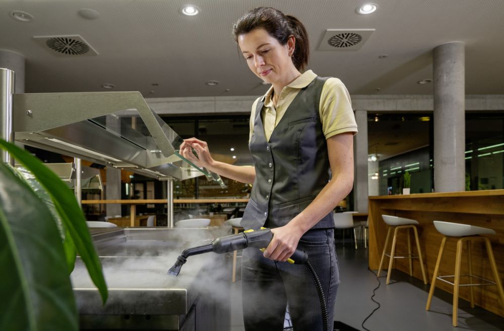 Industrijsko čiščenje brez kemije: profesionalni parni čistilniki Kärcher