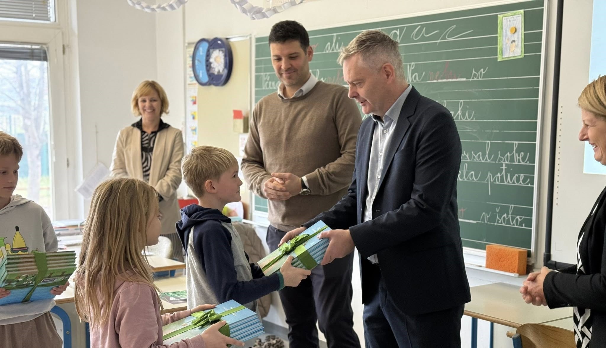 Slovenjgraški učenci prejeli pravljico Kocerodko ter spoznali novo aplikacijo