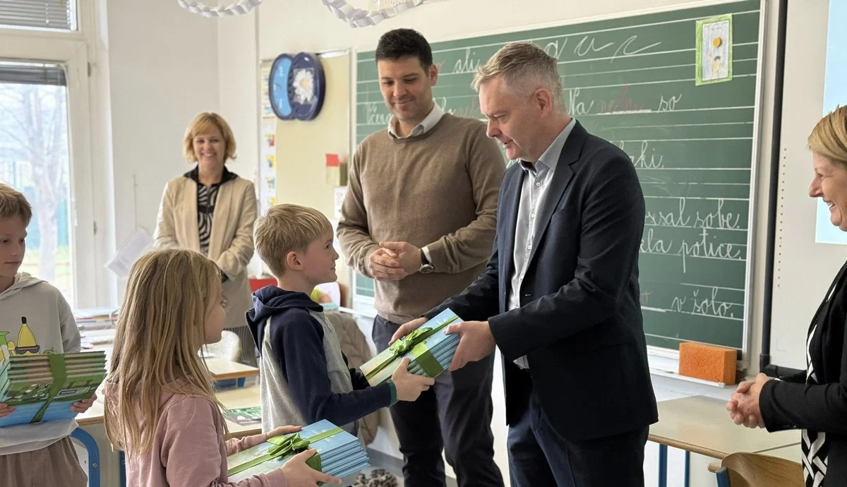 Slovenjgraški učenci prejeli pravljico Kocerodko ter spoznali novo aplikacijo