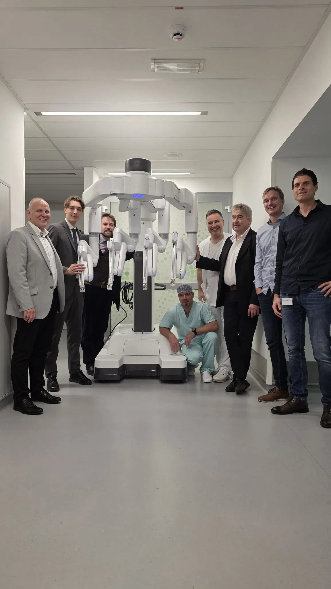 V SB Slovenj Gradec uvedli robotsko kirurgijo za varnejšo in natančnejšo obravnavo bolnikov