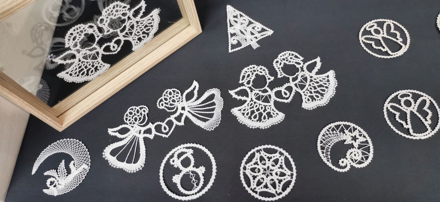 FOTO: V Dravogradu odprli čudovito razstavo klekljanih čipk