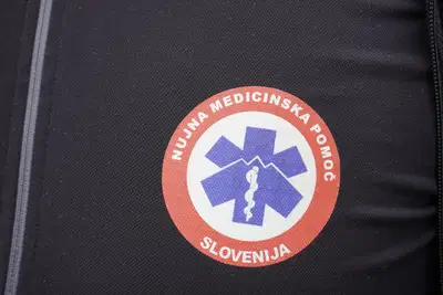 Na Poseki se je pri padcu poškodoval kolesar