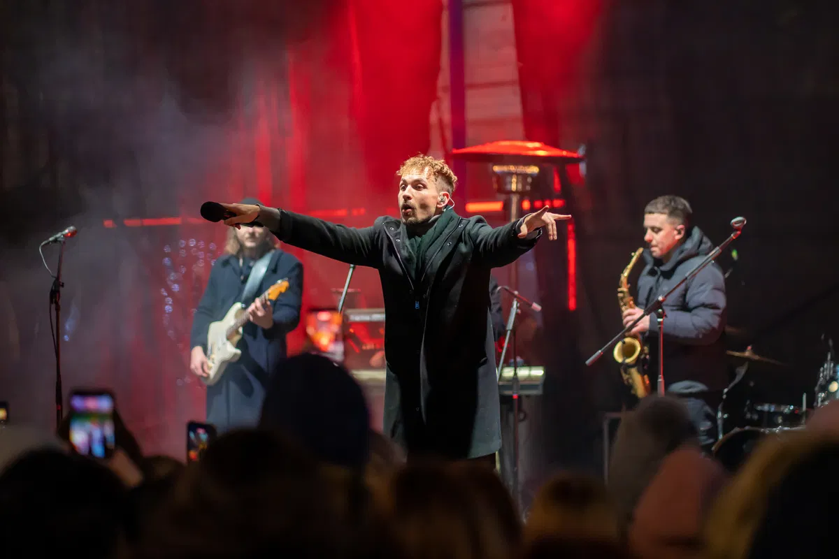 (FOTO) Po prazničnih nakupih je Žan Serčič poskrbel za nepozaben večer v Slovenj Gradcu