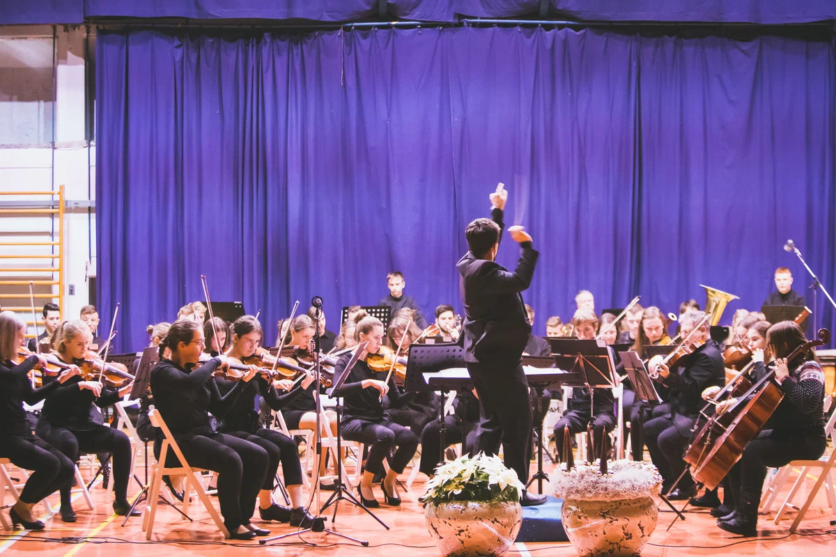 Miklavž prinaša tradicionalno glasbeno darilo: Koncert Koroških simfonikov