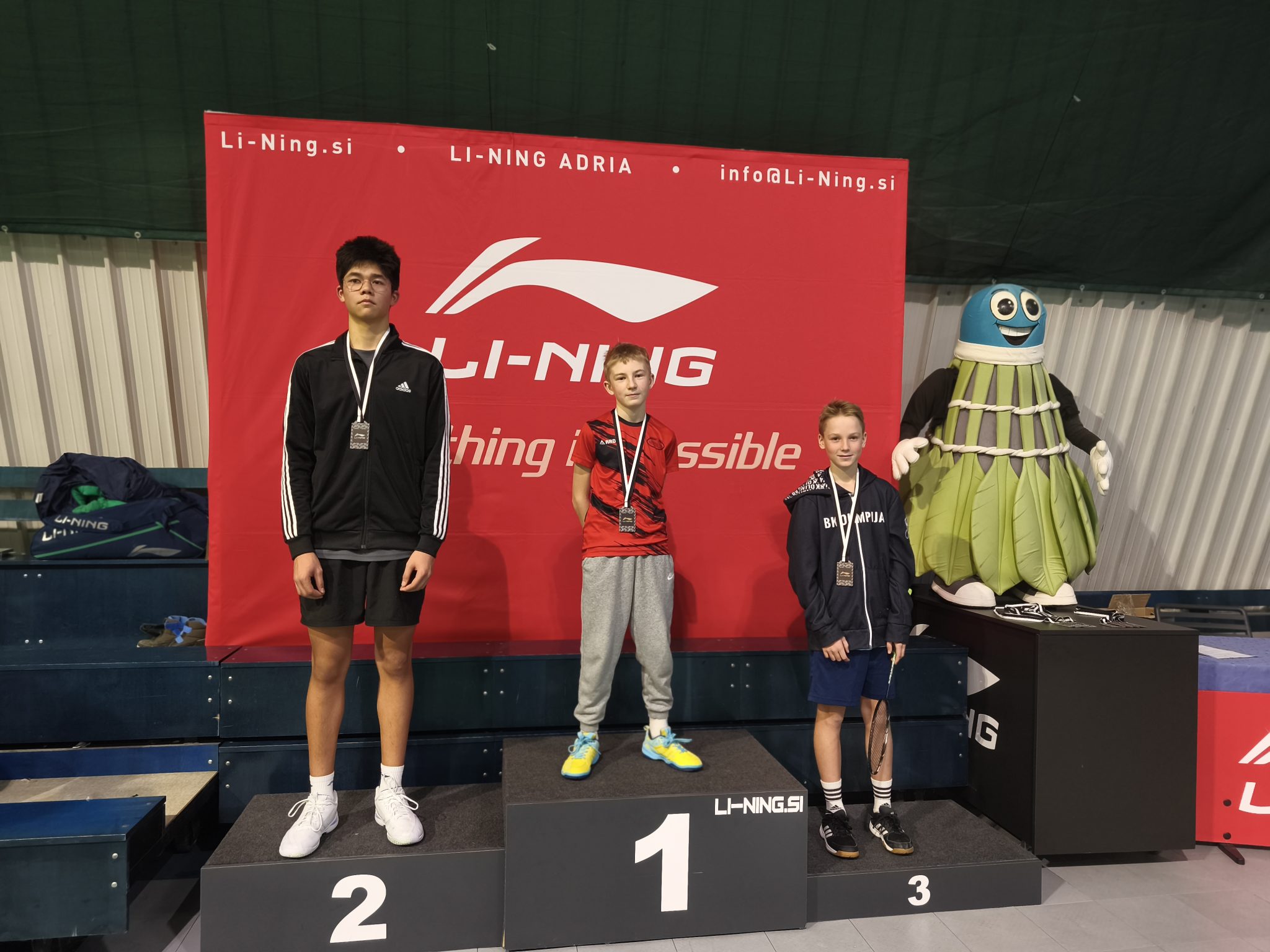 Brata Pušnik pokorila konkurenco na novoletnem turnirju mladinske Li-Ning lige