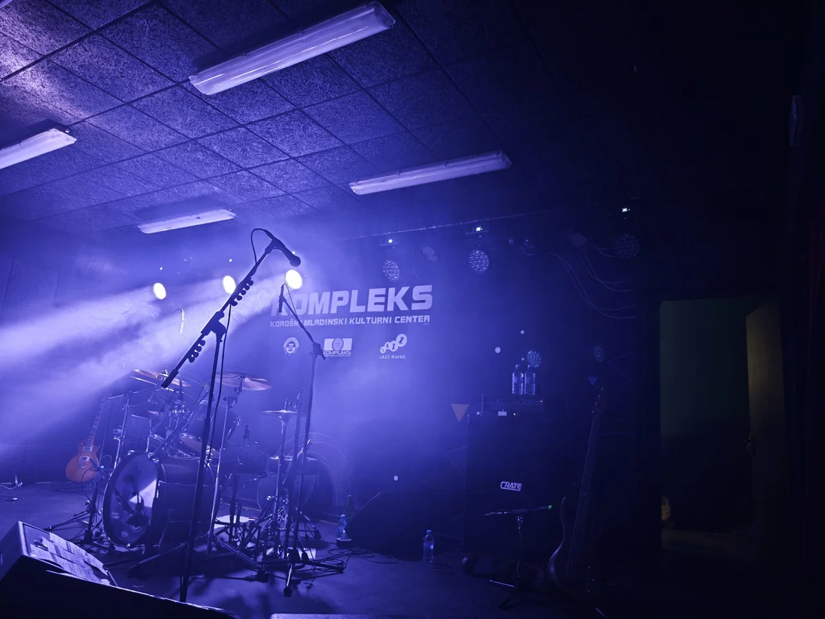 Nič kaj muhast april v Kompleksu: Baterije nam bodo napolnili Pankrti 