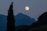 Jutri polna luna: septembrska »žetvena luna« bo vzšla tik pred sončnim zahodom