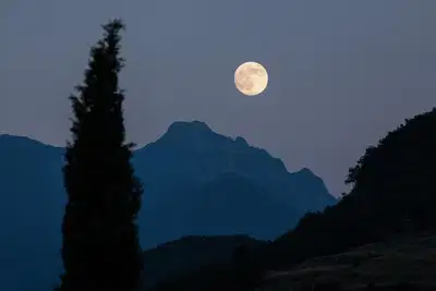 Jutri polna luna: septembrska »žetvena luna« bo vzšla tik pred sončnim zahodom