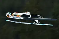 Domen Prevc v Lahtiju zapečatil veliki kristalni globus 