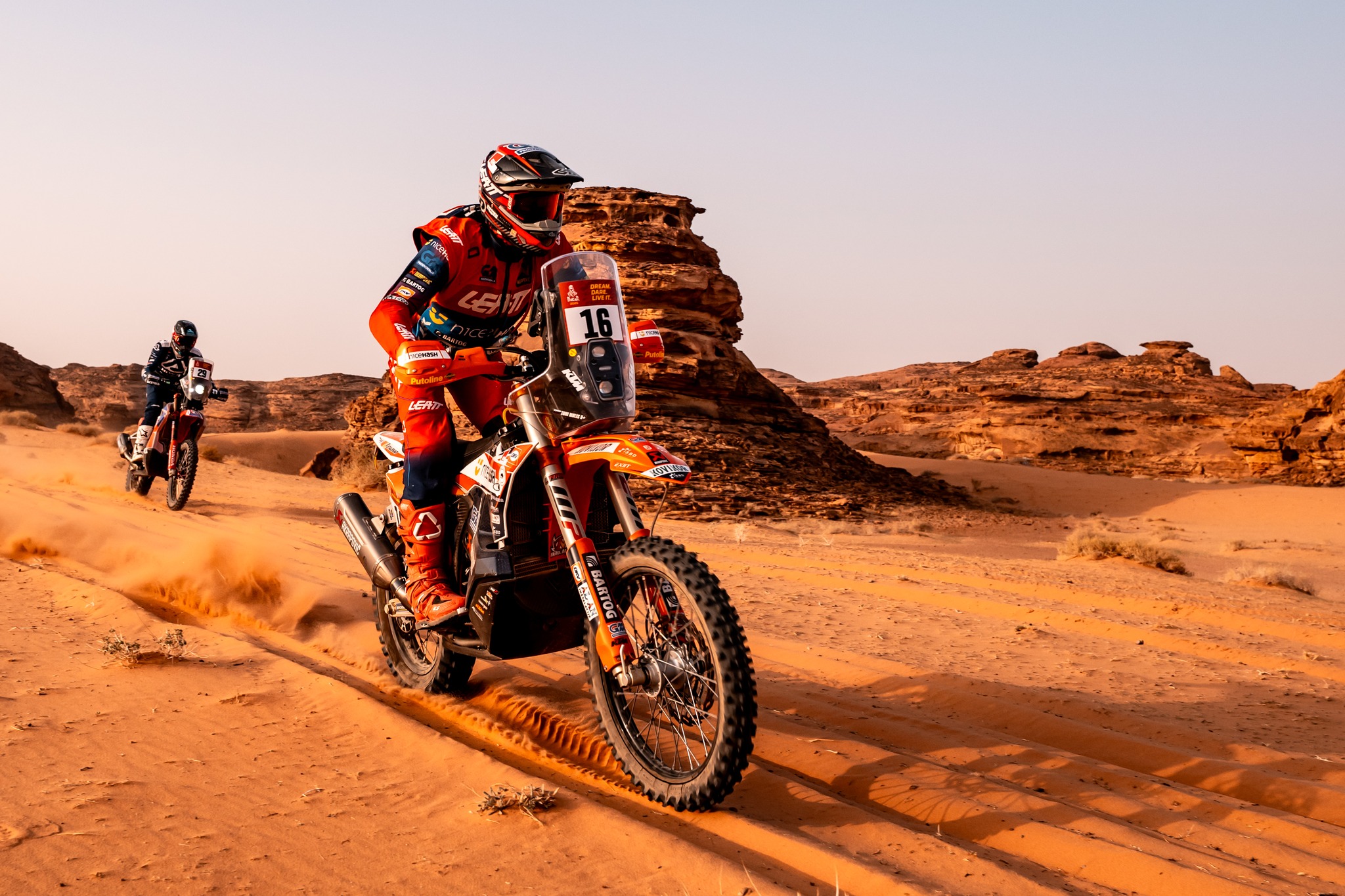 Dakar 2026: Pomoč sotekmovalcu Muleca stala 20 minut časovne izgube