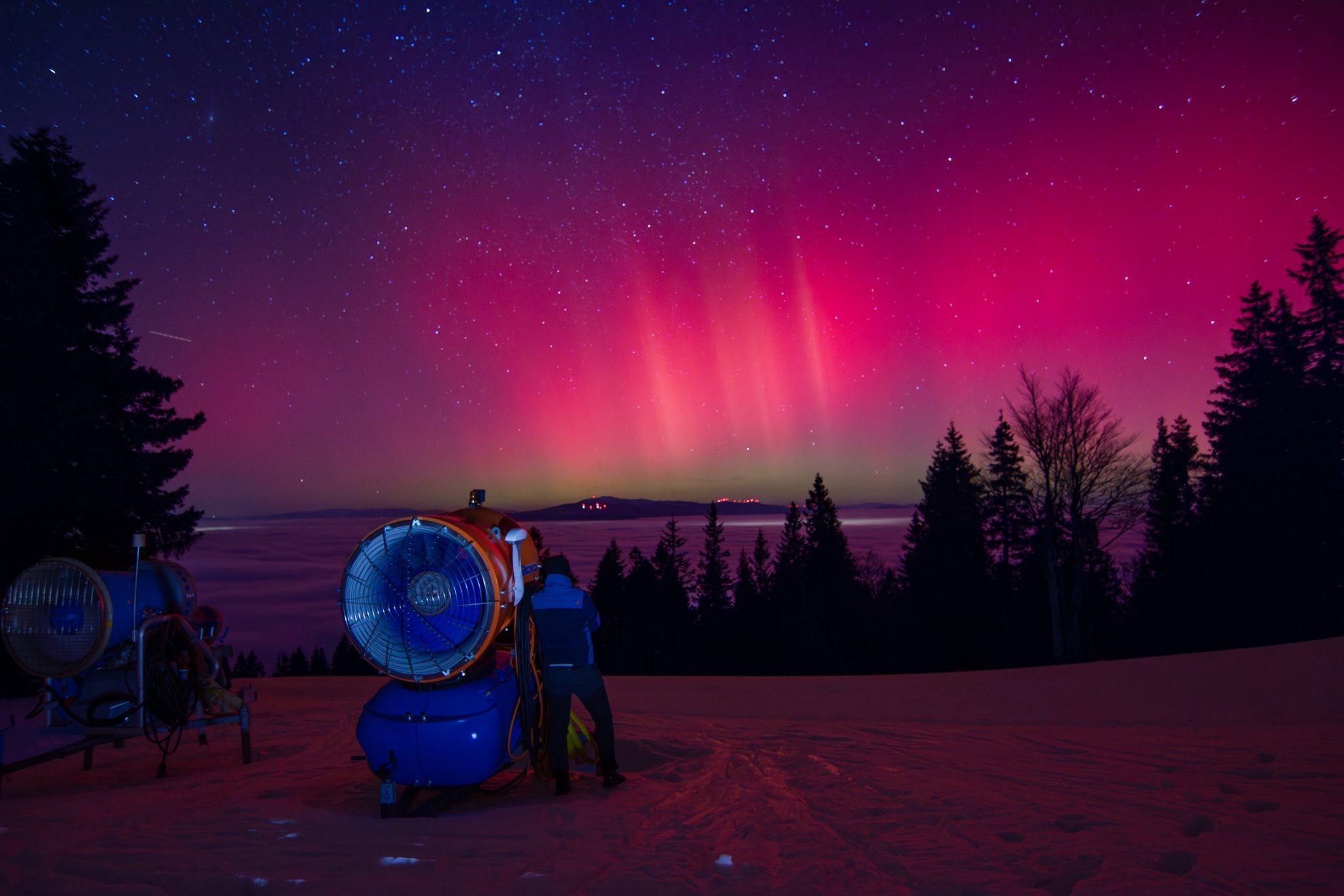 Severni sij preteklo noč zasijal nad Kopami