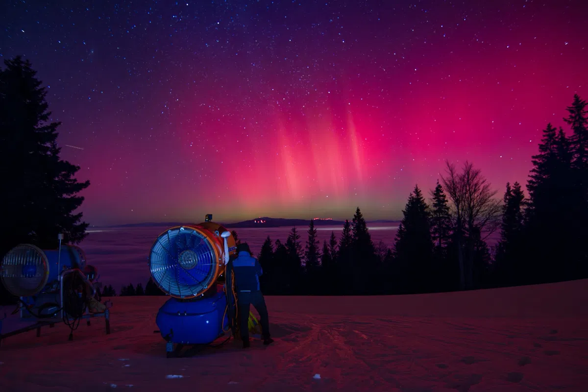 Severni sij preteklo noč zasijal nad Kopami
