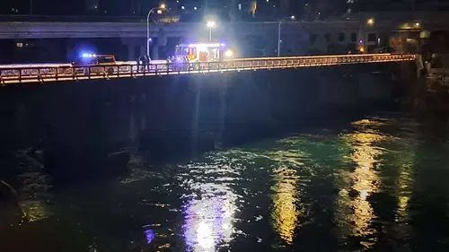 Oseba padla z mostu v Dravogradu, iskalna akcija v teku