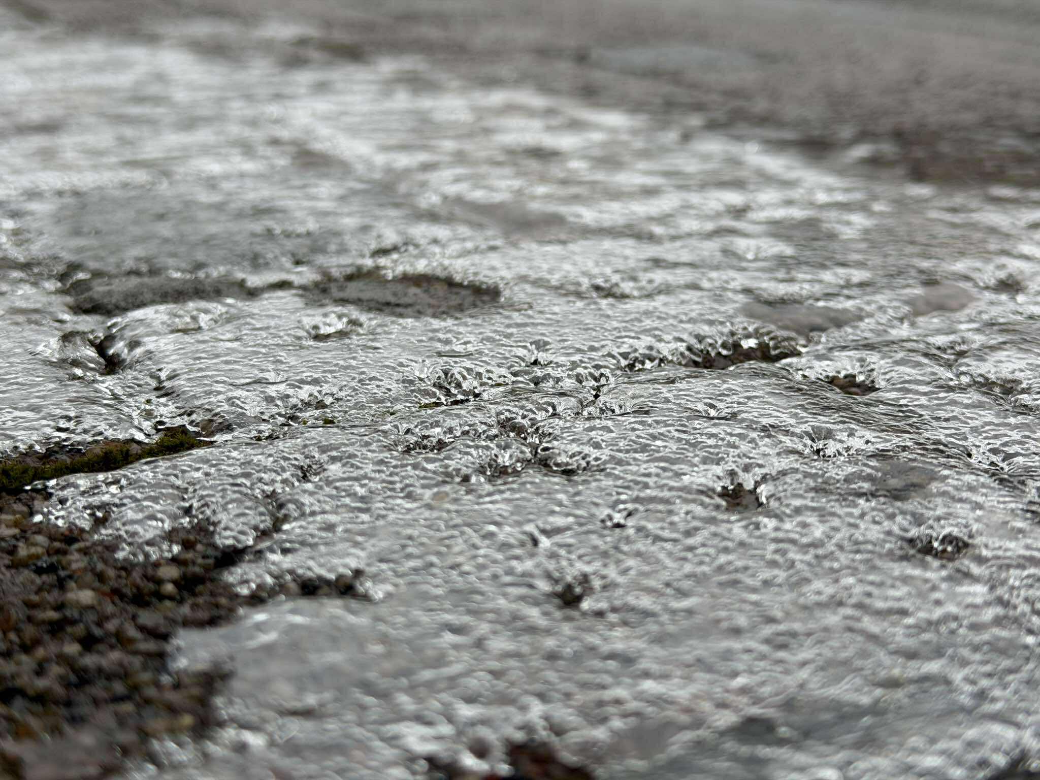 Poledica na Koroškem: Na pot le v nujnih primerih