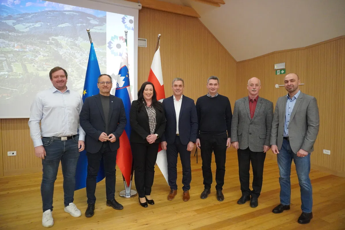 (VIDEO in FOTO) Na ponovoletnem srečanju na Muti združili prijetno s koristnim