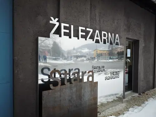 Stara železarna Ravne: Ko preteklost zasije v luči prihodnosti (FOTO)