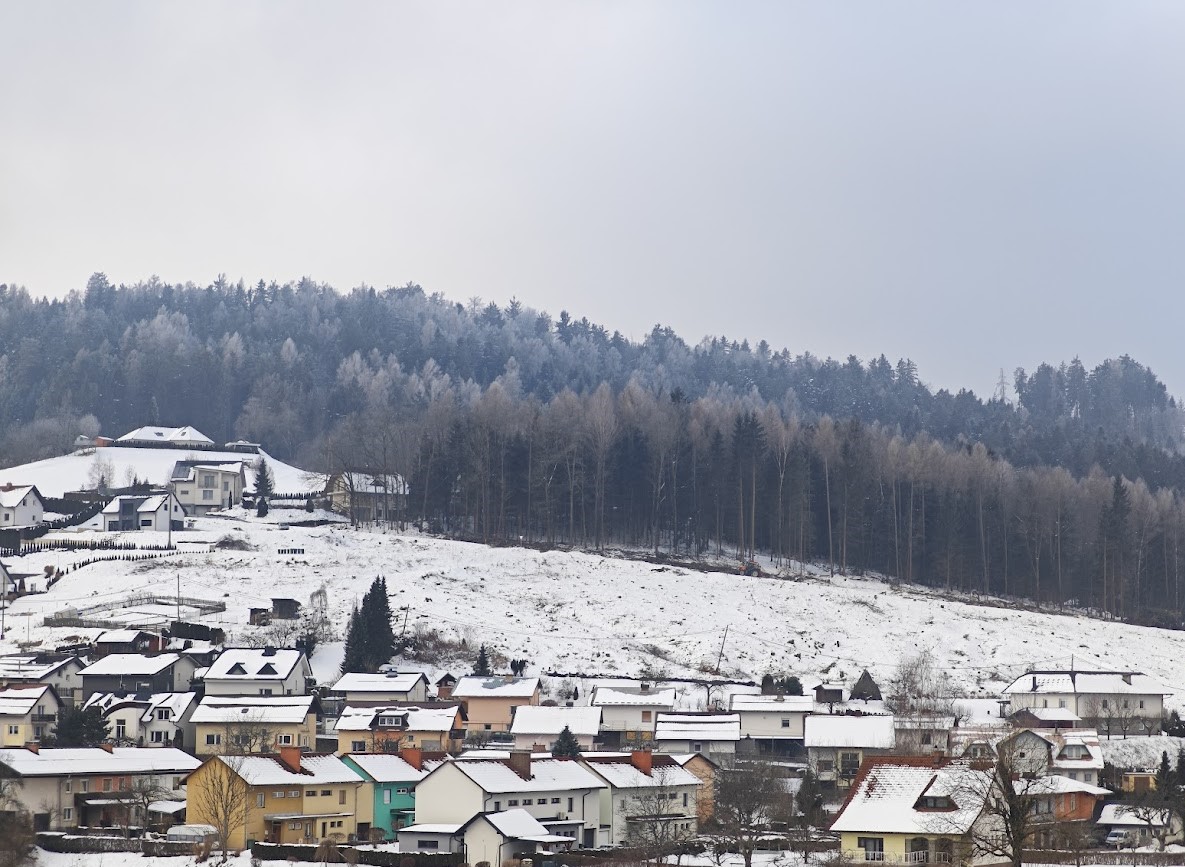 Občina Ravne vabi k drugi javni dražbi za prodajo parcel na območju Čečovje - jug