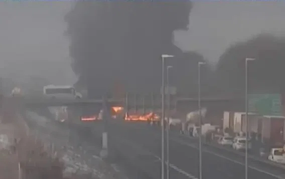 Zaradi prometne nesreče v obe smeri zaprta štajerska avtocesta